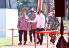 Presiden-Jokowi-Tinjau-Vaksinasi-Massal-Jelang-HUT-Bhayangkara-ke-75