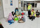 Personil-Pos-Terpadu-Bolok-Pantau-Pemudik-Paskah-di-Pelabuhan-Ferry-ASDP-Bolok