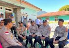 Kapolda-NTT-Salurkan-Bantuan-Kapolri-untuk-Personel-Terdampak-Gempa-di-Manggarai