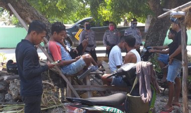 Kapolsek-Kupang-Tengah-himbau-warga-lakukan-sosial-distancing