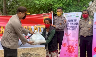 Kapolres-Kupang,-bersama-rombongan-Kapolda-NTT-berikan-bantuan-kepada-masyarakat-tidak-mampu