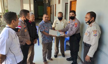 Kasat-Binmas-Polres-Kupang-Berikan-Bantuan-Pembangunan-Gereja-St.-Martinus-Naibonat