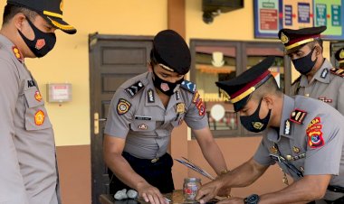 Mantan-Kasi-Propam-Polres-Sabu-Raijua-Terima-Jabatan-Baru-Menjadi-Kapolsek-Sulamu-Polres-Kupang