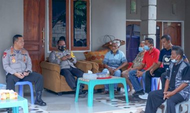 Kapolda-Ntt-Kunjungi-Keluarga-Korban-Pembunuhan-Ibu-dan-Anak