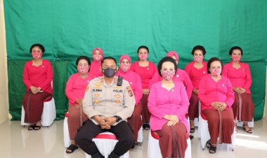 Kapolres-Kupang-Bersama-Ketua-Bhayangakri-dan-Pengurus-Bhayangkari-Hadiri-Zoom-Meeting-YKB-Ke-42