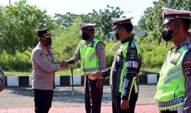 Jamin-Keselamatan-Pengguna-Jalan,-Satlantas-Res-Kupang-Rutin-Gatur-Lalin