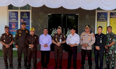 Kapolres- Kupang-Hadiri-Peletakan-Batu-Pertama-Pembangunan-Pagar-Kantor-Kejari-Oelamasi