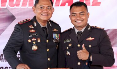 AKP-Ivans-Drajat,-S.I.K-bersama-anggota-Dalmas-Polres-Kupang-Tuai-Pujian-Warga