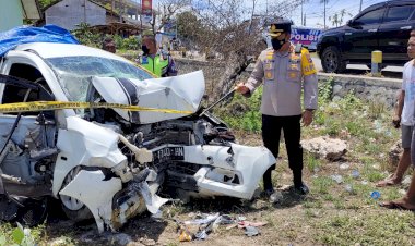 Diduga-Pengemudi-Mabuk-Miras,-Mobil-Honda-Mobilio-Hilang-Kendali-Menabrak-Pagar-Tembok,-Empat-Penumpang-Meninggal-Dunia