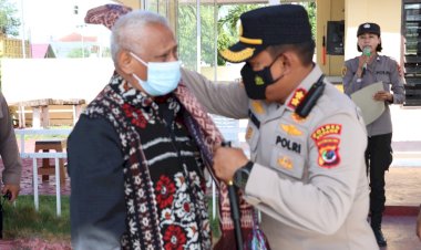 Anggota-DPR-RI-Komisi-III-Irjen-Pol-(Purn)-Drs.-Yakobus-Jacki-Ully,-M.Hum-Puji-Kapolres-Kupang-dan-Jajaran