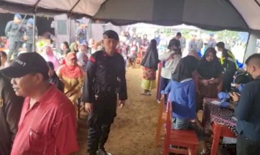 Tim-medis-Brimob-Polri-jemput-bola-beri-pelayanan-kesehatan-pengungsi-gempa-Cianjur--rumah-sakit