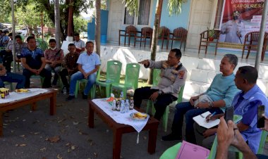 Brilian-!-Jumat-Curhat-Kapolres-Kupang,--Hasilkan-Kolaborasi-antara-Pengusaha-dan-Pemerintah-Lakukan-Perbaikan-Infrastruktur-Jalan-dan-Jembatan-Yang-Rusak