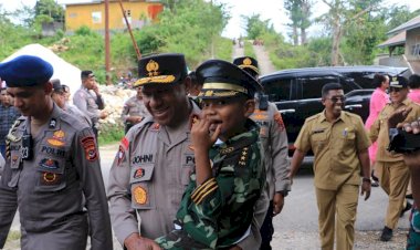 Kapolda-NTT-menyebut-Caesar-Archangels-Hendrik-Meo-Tnunay-atau-yang-biasa-di-sapa-Nono-sebagai-Bintang-dari-Selatan-Indonesia