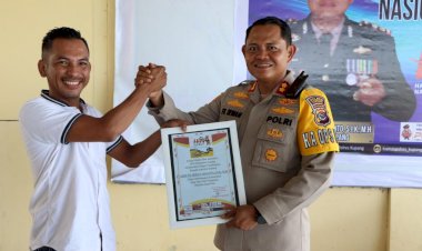 Kapolres-Kupang-Dapat-Piagam-Penghargaan-dari-Insan-Pers-pada-HUT-HPN-Tahun-2023