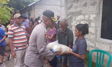 Polres-Kupang-Percepat-Pendistribusian-Sembako-bagi-Warga-Yang-Terdampak-Longsor-Takari