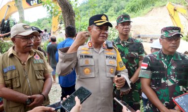Kapolres-Kupang-Dampingi-Danrem-161-Wirasakti-Kupang-Pantau-RTLH-di-Oebelo-hingga-Lokasi-Longsor