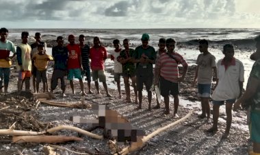 Nekat-Menyeberang-Sungai-Warga-Desa-Oelfatu-Amfoang-Barat-Daya-Terseret-Banjir