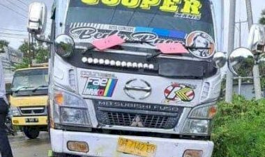 Tragis-!-Seorang-Pengendara-Sepeda-Motor-Tewas-Tertabrak-Bus