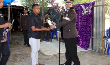 Wakapolres-Kupang-Pimpin-Upacara-Pemakaman-Aipda-Purn.-Adelino-da-Costa