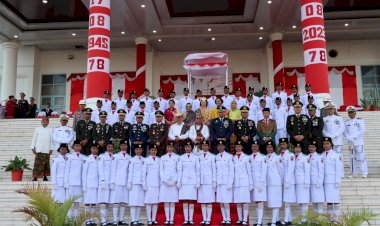 Kapolres-Kupang-Hadiri-Upacara-HUT-RI-ke-78-Bersama-Forkopinda-dan-Masyarakat-Kabupaten-Kupang