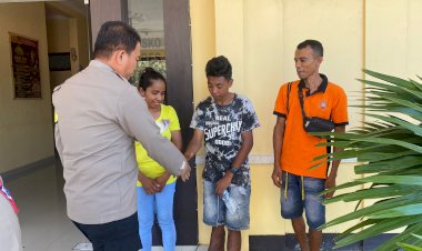 Kapolres-Kupang-Berbagi-Kasih-di-Hari-Jadi-Polantas-ke-68,-Gandeng-Dinas-Sosial-Bantu-Kursi-Roda,-Sepada-Motor-Roda-Tiga-dan-Sembako