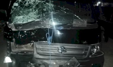 Diduga-Pengemudi--Lalai,-Mobil-Pick-Up-Tabrak-Sepeda-Motor,-Dorika-Finsae-Alami-Patah-Tangan