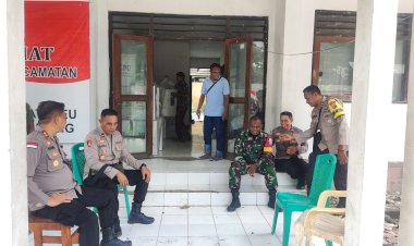 Pleno-Tingkat-PPK-Belum-Usai,-Kapolres-Kupang-Terus-Memantau-hingga-Datangi-Lokasi-Penghitungan