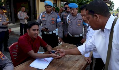 Cegah-Polisi-Koboi,-Kapolres-Tarik-Sejumlah-Senjata-Api-Anggota-Polres-Kupang