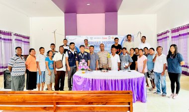 Masyarakat-Butuh-Air-Bersih,-Bhabinkamtibmas-Desa-Oenaek-Libatkan-Diri-Sebagai-Pengawas-Bantuan