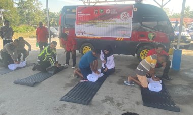Polres-Kupang-Menggelar-Pelatihan-Bantuan-Hidup-Dasar-Bagi-Pengemudi-Angkutan-Umum