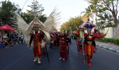 Polres-Kupang-Raih-Juara-1-Lomba-Fashion-Karnaval-Meriahkan-HUT-Bhayangkara-ke-78