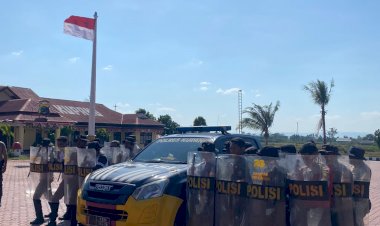 Polres-Kupang-Gelar-Latihan-Dalmas-Menjelang-Pilkada-Serentak-Tahun-2024