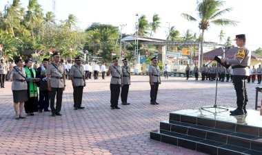 Kapolres-Kupang-Lantik-Kompol-Ribka-Huberta-Hangge,-S.H.,-M.H--sebagai-Wakapolres-Kupang