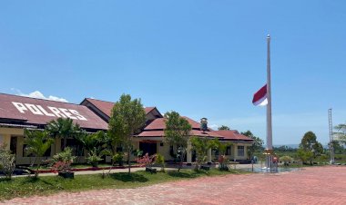 Peringati-Hari-Kesaktian-Pancasila-Polres-Kupang-dan-Jajaran-Kibar-Bendera-Setengah-Tiang