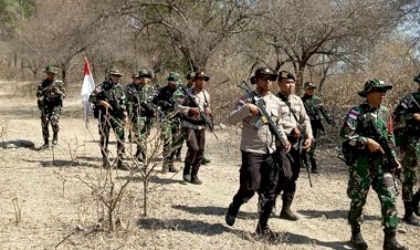 Satgas-Pamtas-Arhanud-15-Semarang-dan-Polsek-Amfoang-Timur-Lakukan-Patroli-Gabungan-di-Tapal-Batas-RI-RDTL