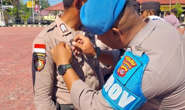 Tegas-!-Kapolres-Kupang-Copot-Brevet-Personil-yang-Tidak-Sesuai-Aturan