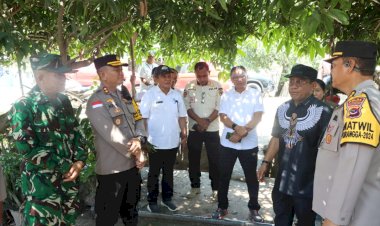 Kapolres-Kupang-Pantau-Jalannya-Pemungutan-Suara-di-TPS-1-Kelurahan-Merdeka