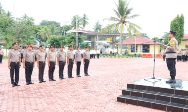 Pimpin-Upacara-Kenaikan-Pangkat-57-Personil,-Kapolres-Kupang-:-Jadikan-Motivasi-Tingkatkan-Profesionalitas