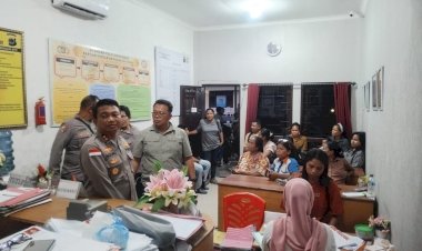 Meski-Sudah-Malam-Kapolres-Kupang-Pantau-Langsung-Pelayanan-SKCK-untuk-Pemohon-PPPK