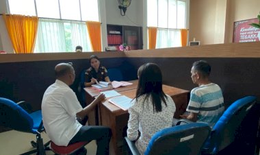 Penyidik-Satreskrim-Polres-Kupang-Lakukan-Pelimpahan-Tersangka-dan-Barang-Bukti-Kasus-Pencabulan-Anak-ke-Kejaksaan