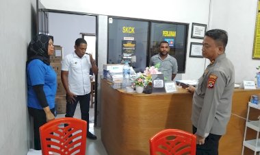 Kapolres-dan-Wakapolres-Kupang-Pantau-Langsung-Pelayanan-SKCK-untuk-Pegawai-PPPK