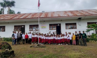 Uji-Coba-Program-Makanan-Bergizi-Gratis-di-Amfoang-:-Polsek-Amfoang-Utara-Kawal-Pelaksanaan