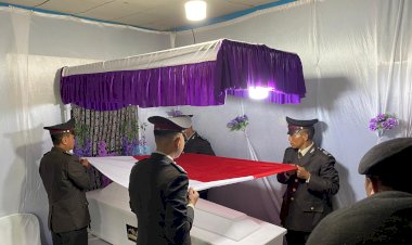 Polres-Kupang-Gelar-Upacara-Pemakaman-Secara-Kedinasan-Serma-Purnawirawan-Philipus-Bire-di-Tarus