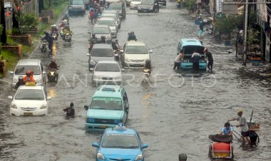 Banjir-Diawal-Ramadan,-Teguran-Alam-yang-Tak-Bisa-Diabaikan