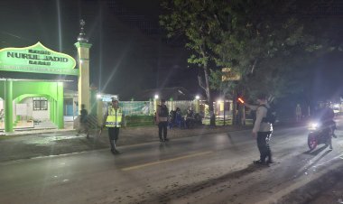 Unit-Dalmas-Polres-Kupang-Amankan-Sholat-Tarawih-di-Masjid-Nurul-Jadid-Babau