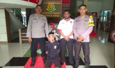 Polsek-Fatuleu-Serahkan-Tersangka-Spesialis-Pencuri-HP-dan-Sepeda--Motor-ke-JPU