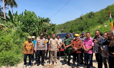 Dukung-Pembangunan-Desa,-Wakapolres-Kupang-Hadiri-Kunjungan-Kerja-Bupati-di-Amarasi-Timur