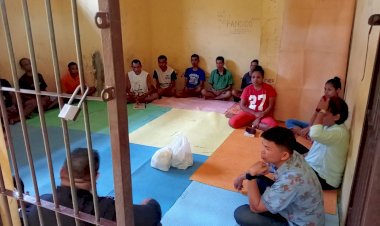 Tahanan-Polres-Kupang-Ikuti-Ibadah-Binrohtal,-Dipimpin-Pdt.-Werty-Trifena-Sano