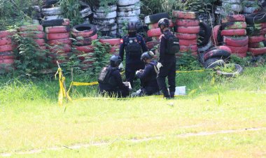 Kolaborasi-Polres-Kupang-dan-Satbrimob-Polda-NTT-Disposal-Tiga-Bahan-Peledak-Yang-Ditemukan-di-Takari