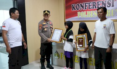 Dukung-Pelajar-di-Dunia-Olahraga,-Polres-Seruyan-Beri-Penghargaan-2-Atlet-Muda-Berprestasi